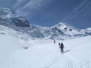 Passage de la jonction en ski de rando - mont blanc à ski