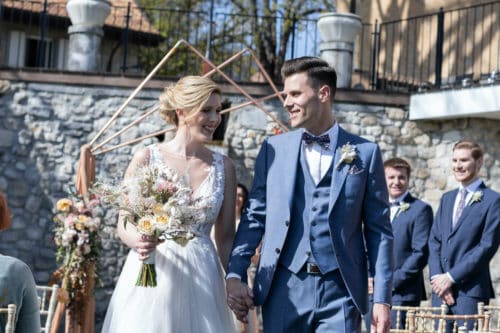 Les essayages du costume de mariage