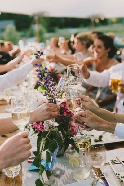Repas de mariage, cocktail dinatoire, buffet ou dîner à la place ?
